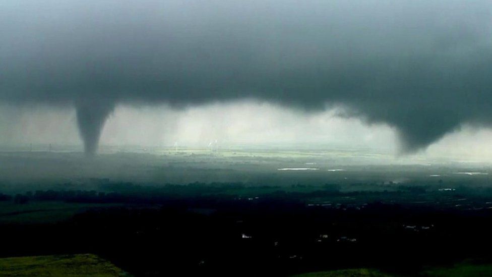 'Twin tornadoes' in Oklahoma