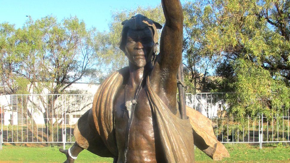 Статуя Дэвида Стурмана