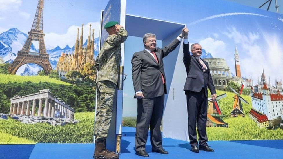 Ukrainian President Petro Poroshenko and Slovak President Andrej Kiska attend a ceremony dedicated to a visa-free regime with European Union (EU) which comes into force for Ukraine, in the town of Uzhgorod, Ukraine, June 11, 2017.