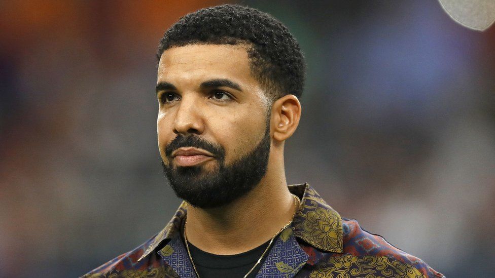 Drake, Meek Mill Trade Disses on New Tracks