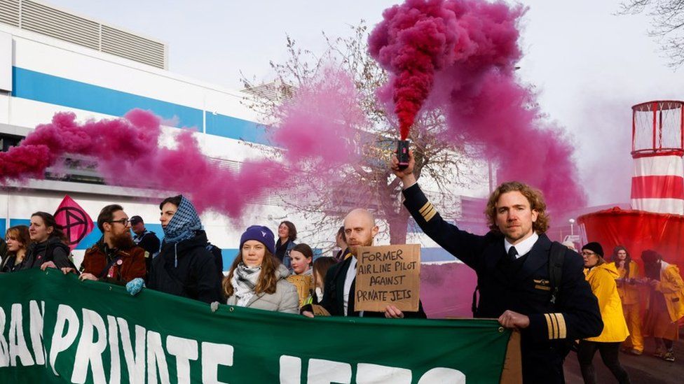 Greta Thunberg in Farnborough with protesters