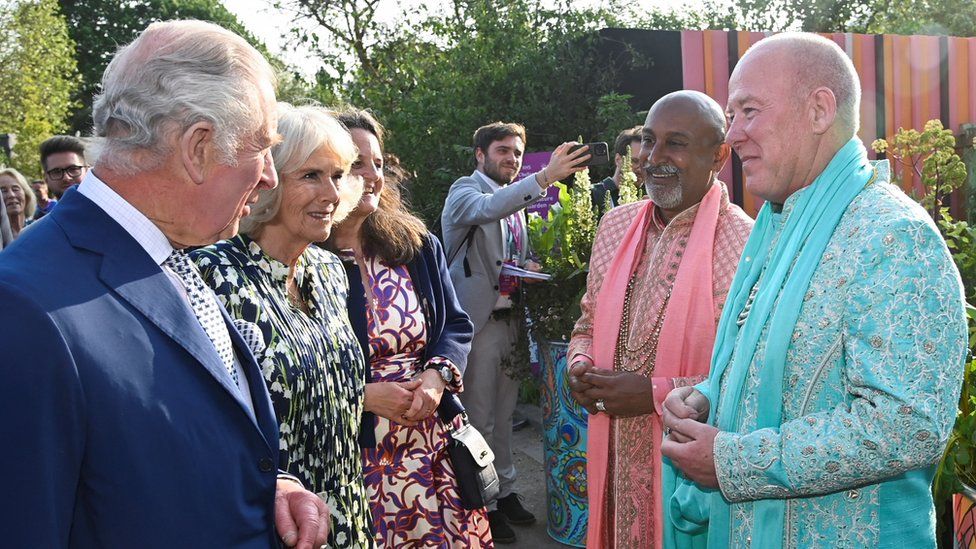 The King and Queen meet Manoj Malde and his husband