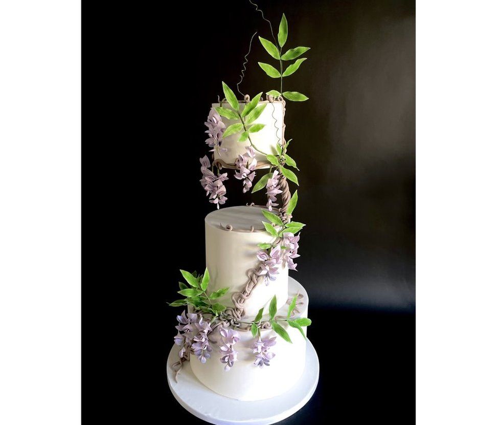 Wisteria-themed cake by Alison Brown