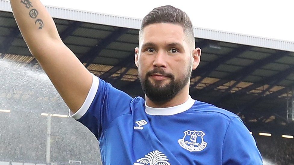 Tony Bellew is hoping Sam Allardyce can mastermind a victory at Anfield in Sunday's Merseyside derby