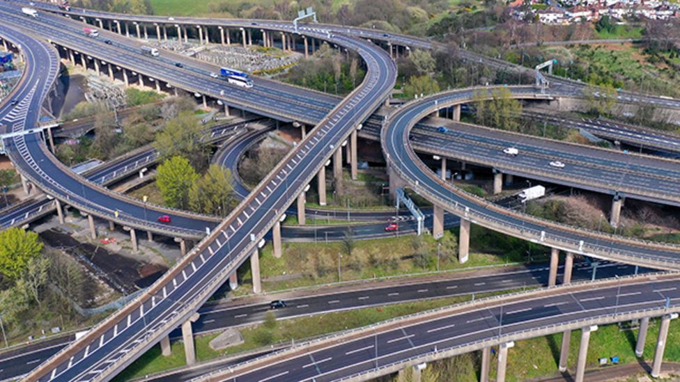 The Low Traffic Neighbourhood dividing a Birmingham suburb - BBC News