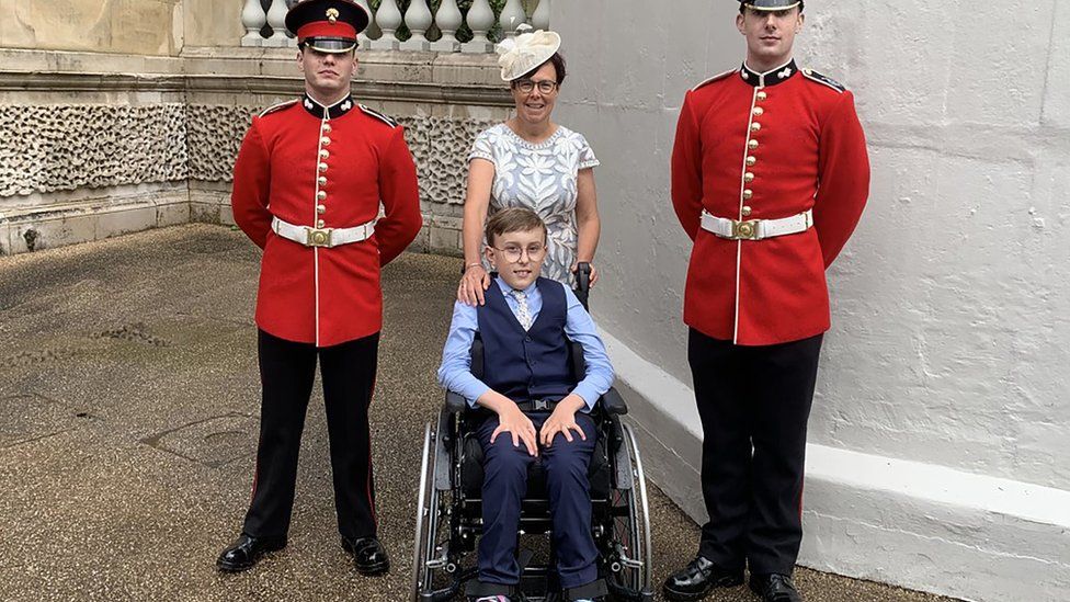 Tobias, his mother and soldiers