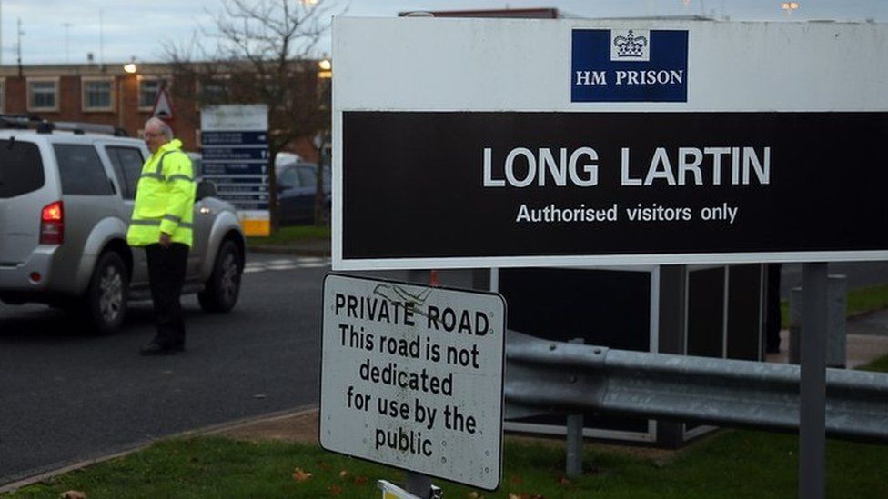 Long Lartin prison governor 'attacked by inmate' - BBC News