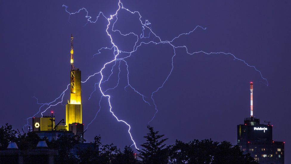 Lightning over Frankfurt, 7 June