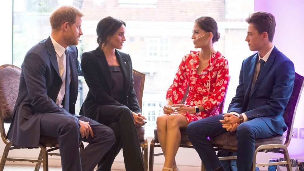 The Duke and Duchess of Sussex with Evie Toombes at the 2018 WellChild Awards