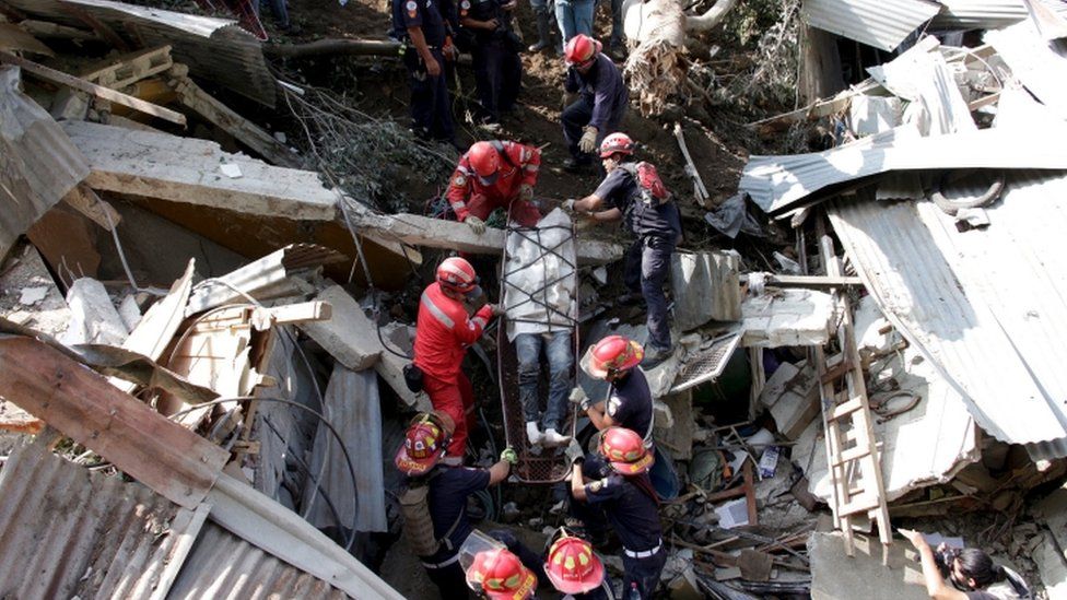 Guatemala mudslide leaves hundreds missing - BBC News