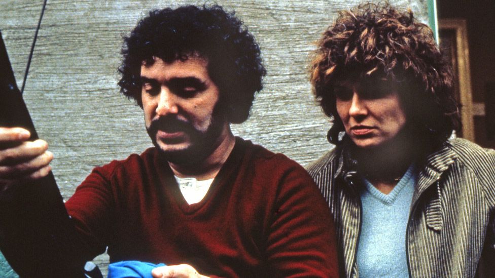 Julie Walters as Angie and Michael Angelis as Chrissie in Boys From the Blackstuff