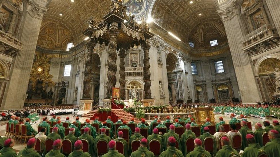 Pope Francis leads a mass to mark the closure of the synod on the family in Saint Peter's Basilica at the Vatican (25 October 2015(