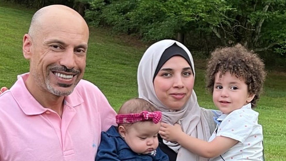 Ramiz Younis and Folla Saqer with their children, Zain (right) and Zaina (centre)