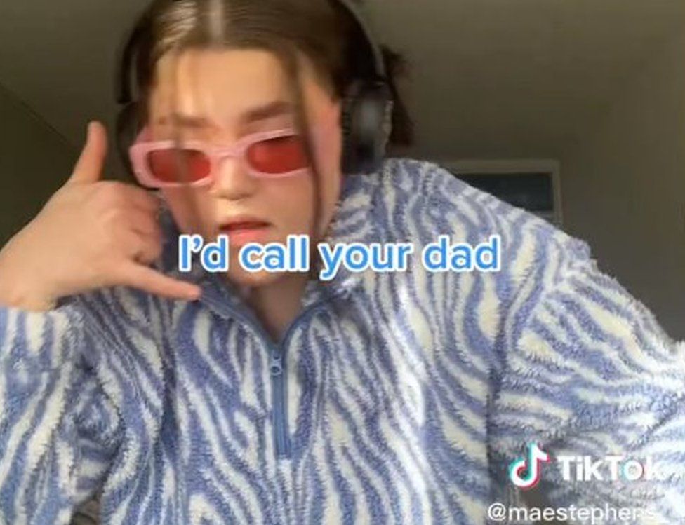 Fotograma del vídeo viral de Mae en TikTok