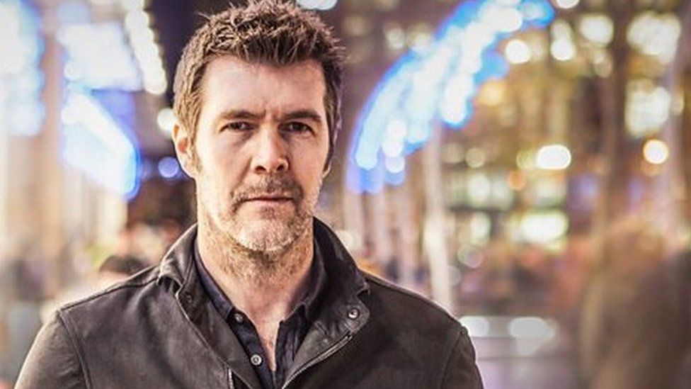 Rhod Gilbert returns to stage following cancer treatment
