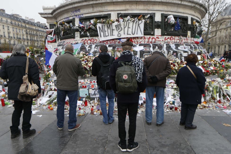 Paris attacks: Memorial in pictures - BBC News