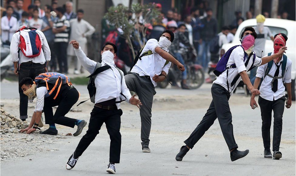 Kashmir stone throwers