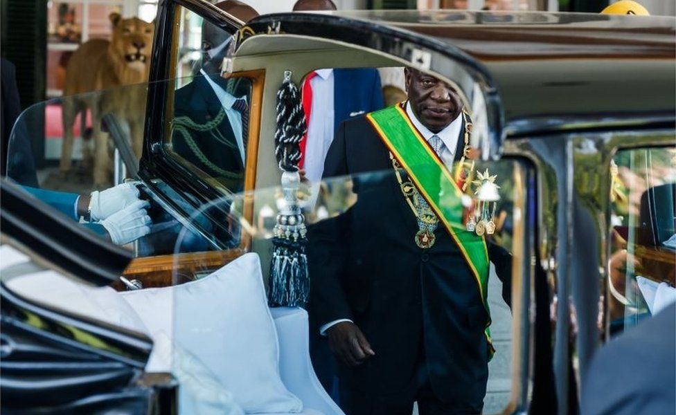 President Emmerson Mnangagwa prepares to leave the State House to give his first inaugural address at the parliament in Harare, September 18, 2018.