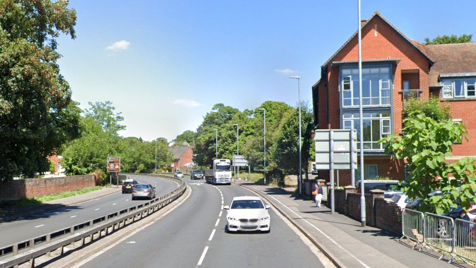 A36 near Salisbury closed after serious collision BBC News