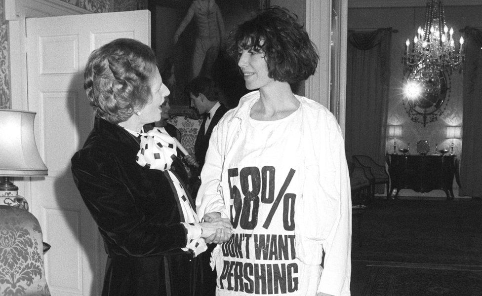 Katharine Hamnett with Margaret Thatcher in 1984