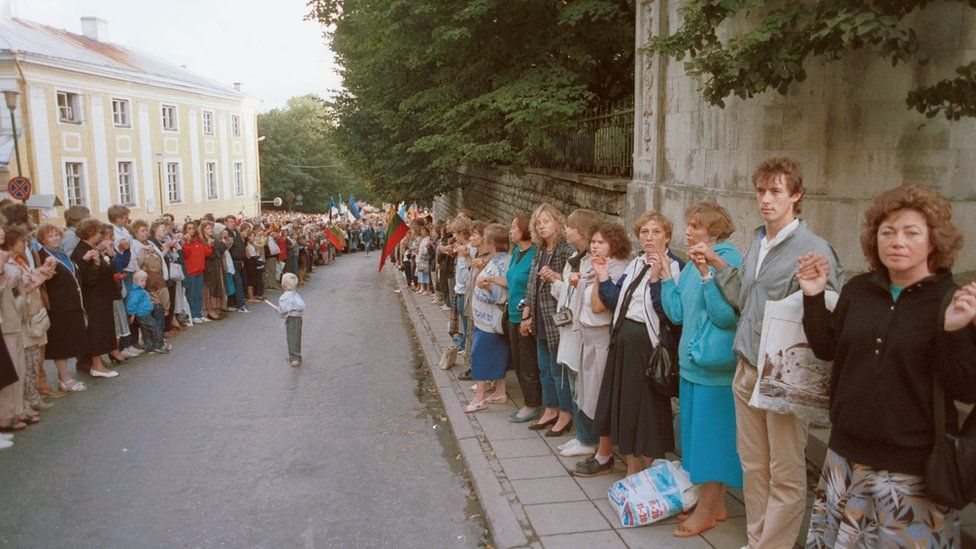 Thousands of people make human chain from Pikk Hermann in Tallinn to Gediminas' Tower in Vilnius on 23 August 1989