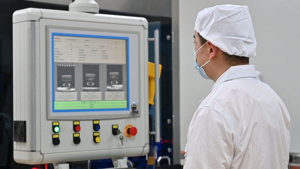 Завод по производству вакцины против Covid в Китае
