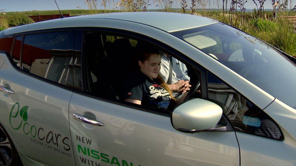 Is Orkney 'in the fast lane' on electric vehicles? BBC News