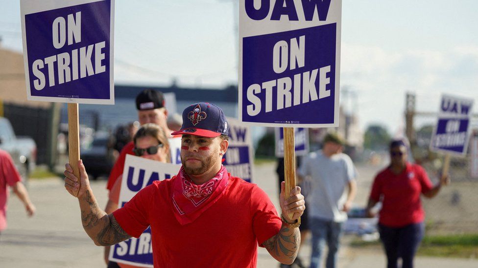 UAW начал забастовку против «Большой тройки» Детройта 15 сентября