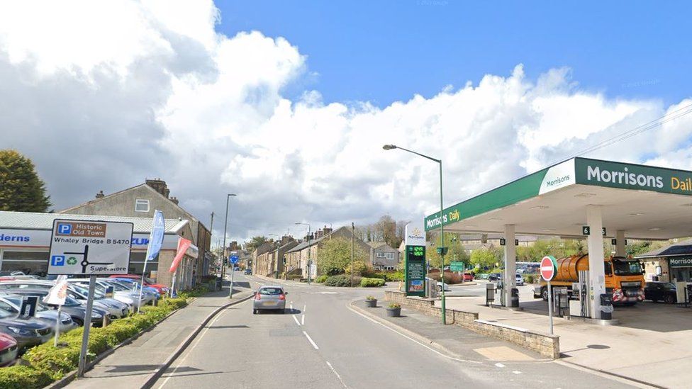 Man suffers fractured eye socket in ChapelenleFrith assault BBC News