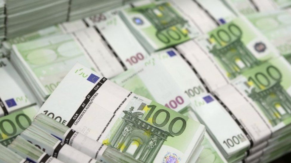 100 Euro notes