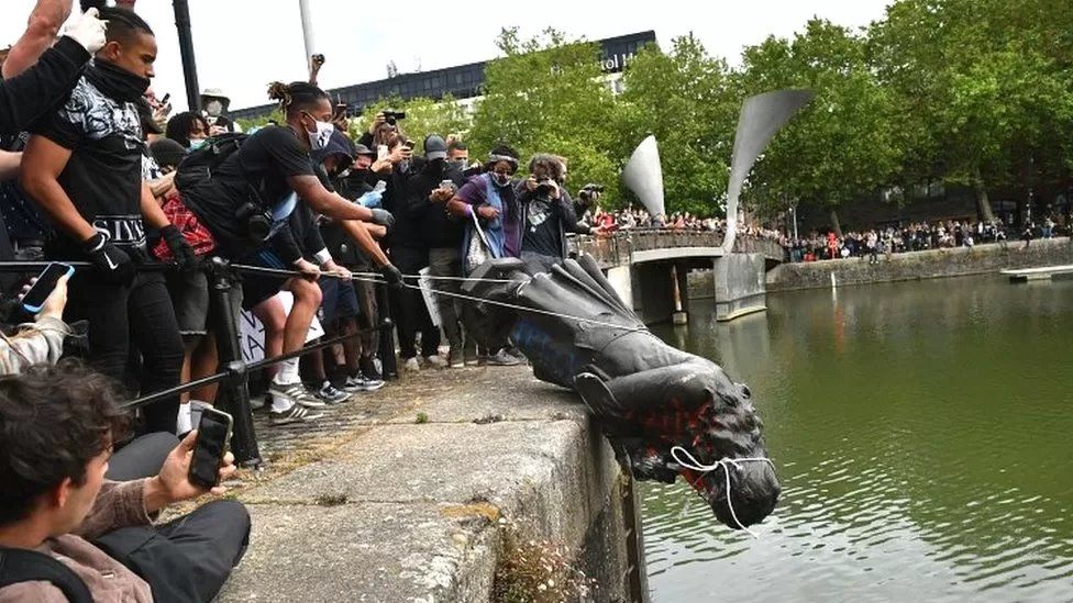 The statue was thrown into the docks by the crowd