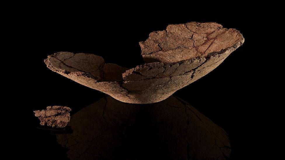 Bronze Age ceramic urn