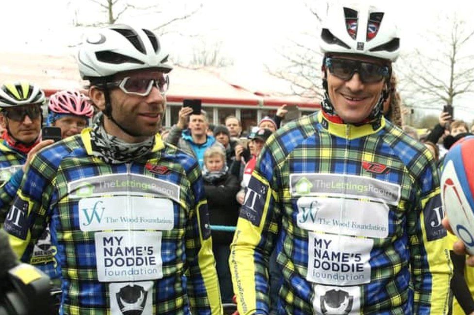 Mark Beaumont (left) and ex-Scotland rugby captain Rob Wainwright at a previous fundraiser for the charity