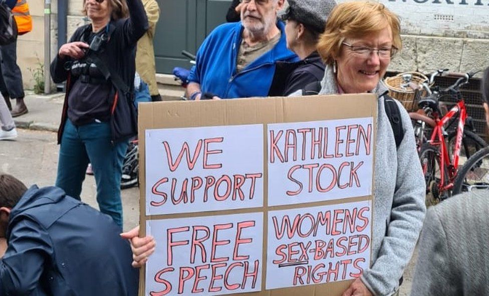 Supporter of Kathleen Stock outside Oxford Union