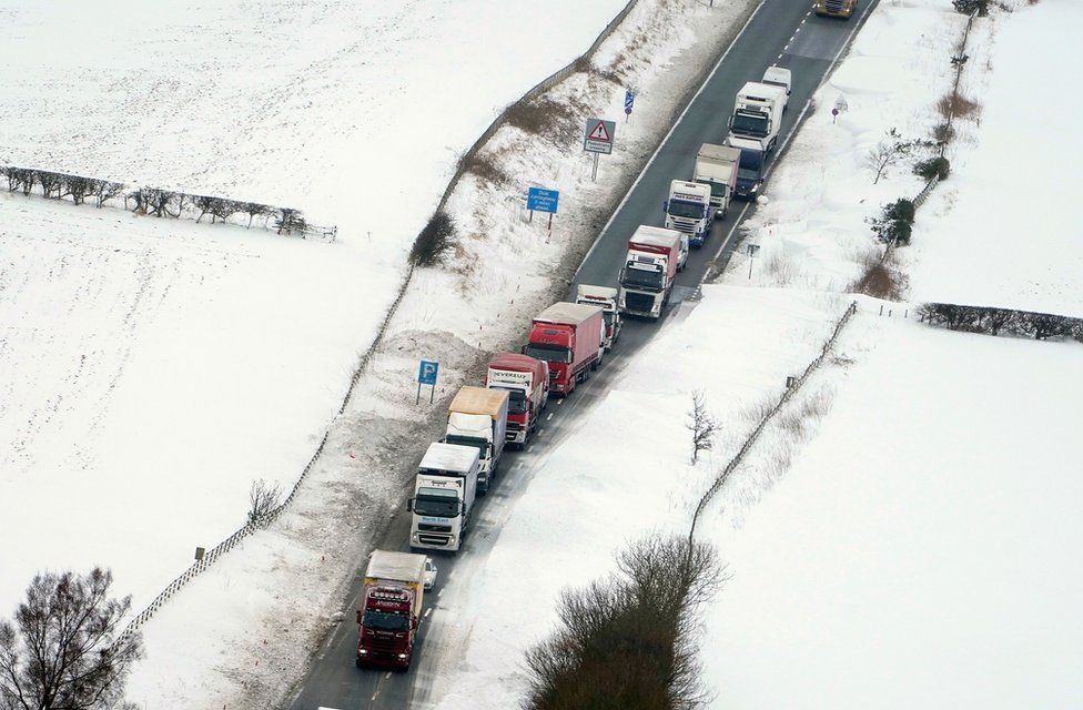 Cars and lorries stuck on A1 between Morpeth and Alnwick
