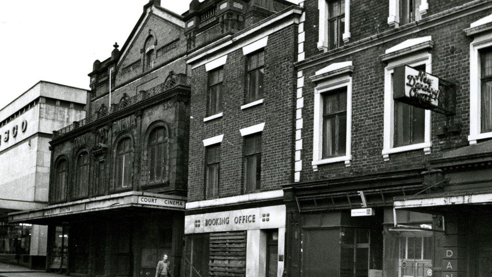 Wigan Royal Court Theatre To Be Restored To 'former Glory' - BBC News