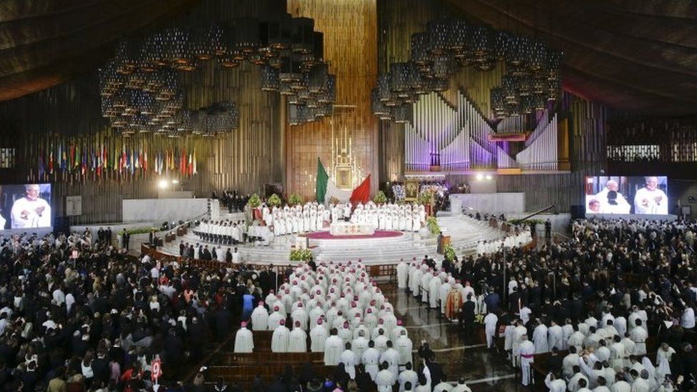 People attend Mass celebrated by Pope Francis at the Basilica of the Virgin of Guadalupe in Mexico City (13 February 2016)