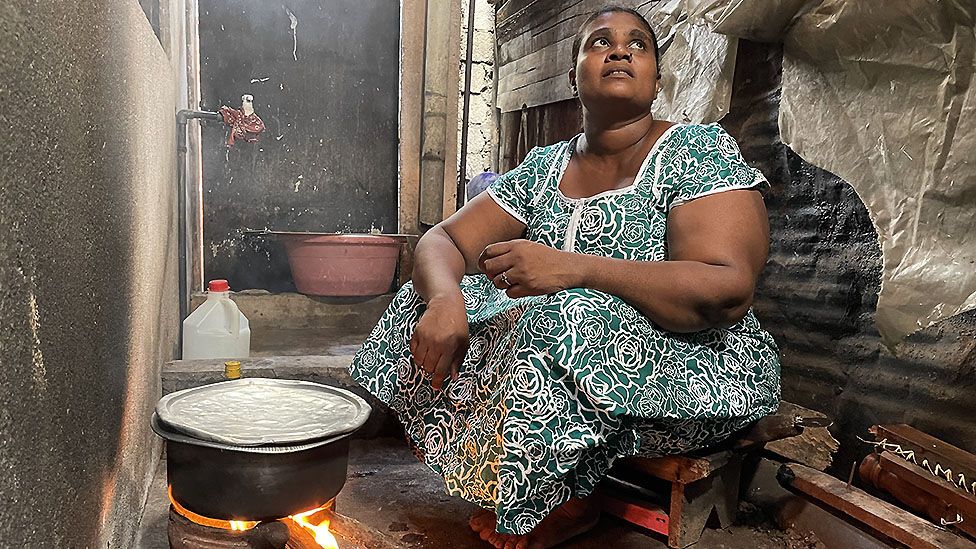 How the soaring cost of living is hitting Sri Lankans hard - BBC News