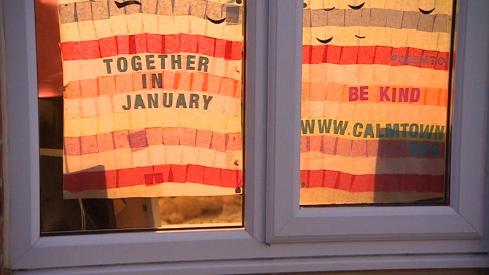 St Ives residents keep Christmas lights up in 'show of solidarity