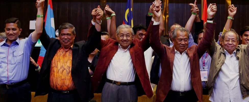 Mahathir Mohamad (centre front) and Pakatan Harapan members