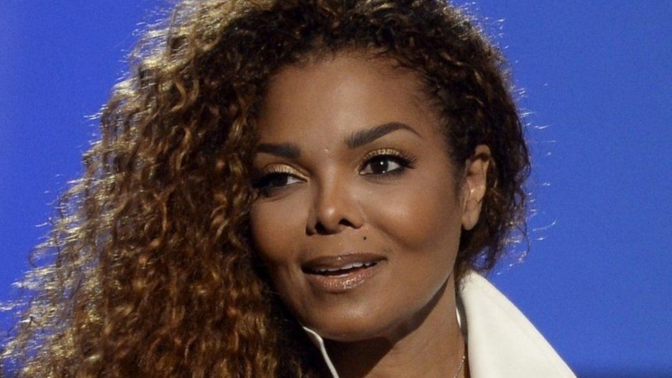 Janet Jackson accepts the Ultimate Icon Award during the 2015 BET Awards in Los Angeles (June 2015)