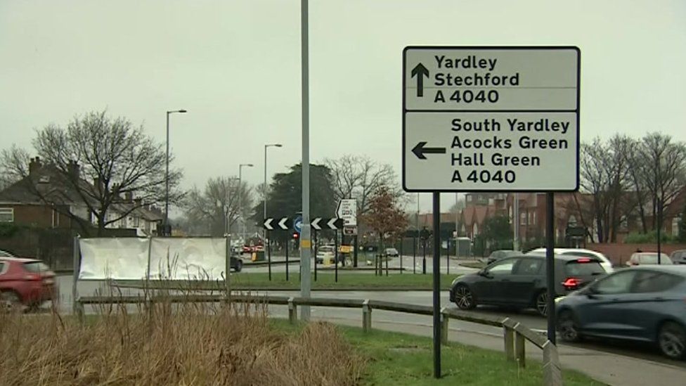 Girl, three, dies after car rolls in Birmingham crash - BBC News