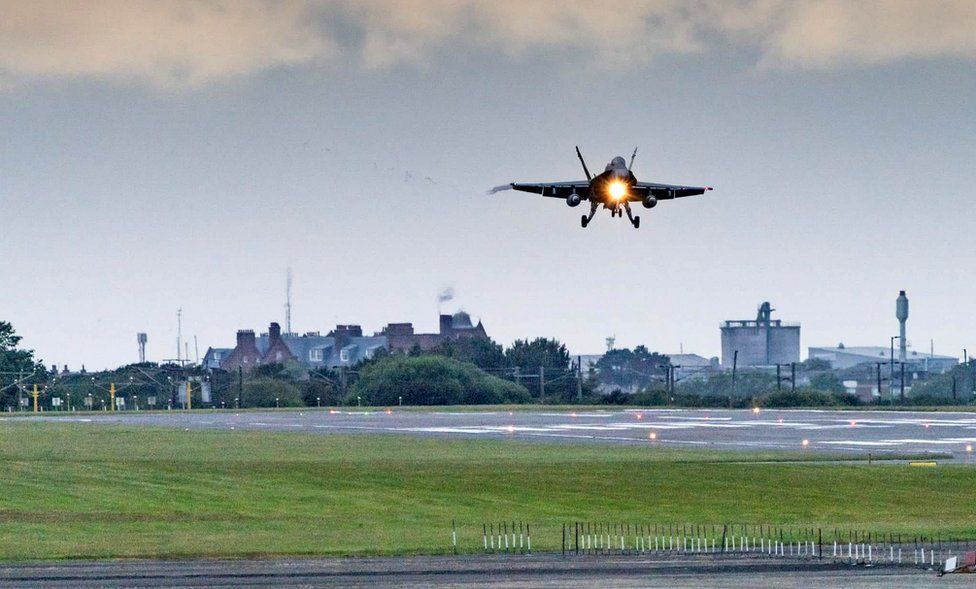'Top Gun' jets touch down in Scotland - BBC News