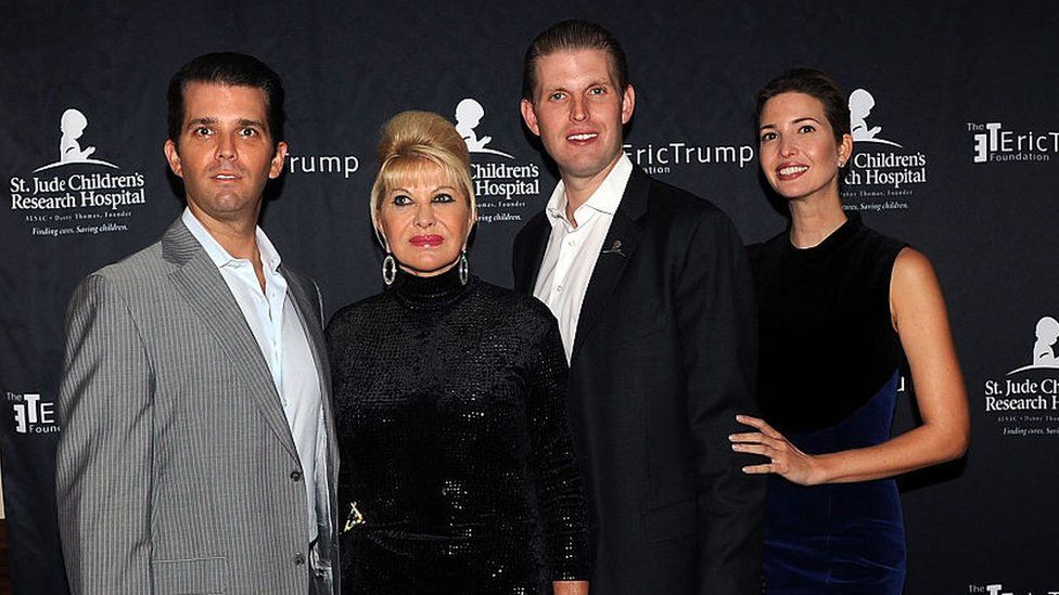 На снимке Ивана Трамп и трое ее взрослых детей