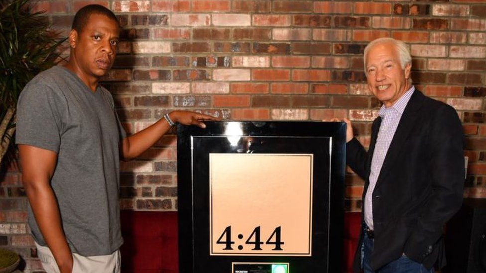 Jay-Z с генеральным директором RIAA Кэри Шерманом