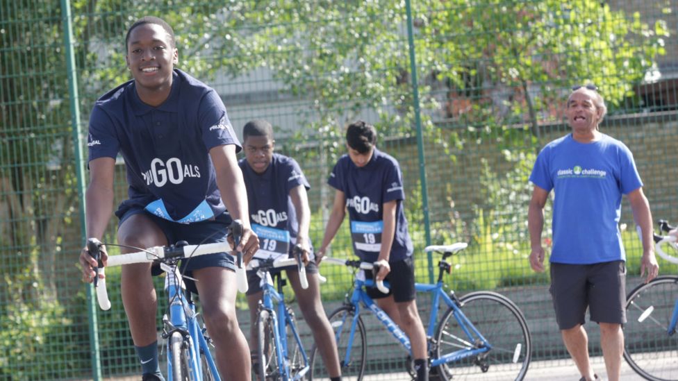 weekend cycling breaks uk