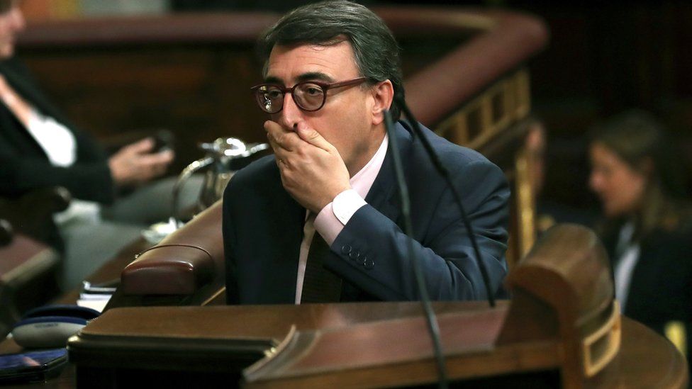 Basque Nationalist Party (PNV) parliamentary Spokesman, Aitor Esteban (C)