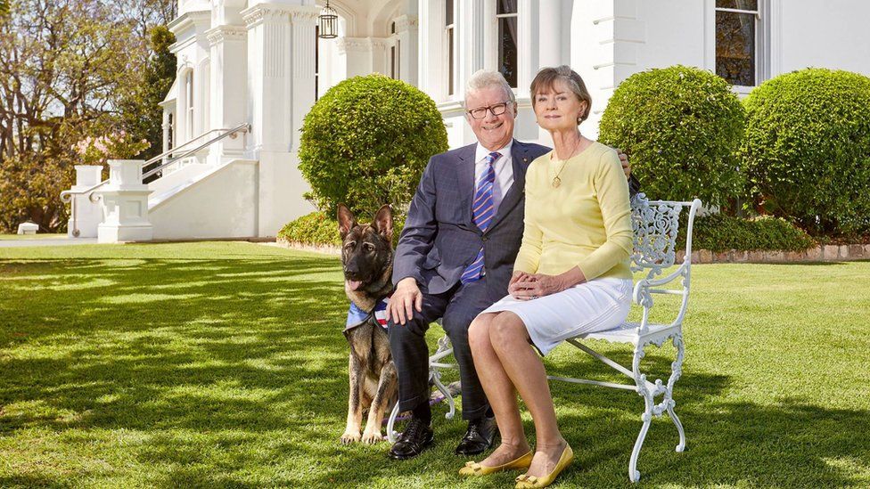 Official photo portrait of the Governor, Mrs de Jersey and Gavel.