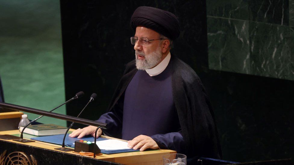 Presidenti i Iranit Ebrahim Raisi duke folur në OKB