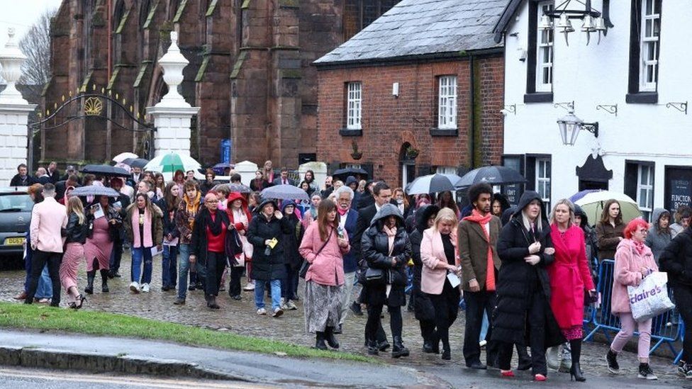 Brianna Ghey: Funeral held for teenage stabbing victim - BBC News